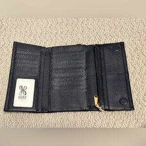 HOBO Keen Continental Wallet (NEW)